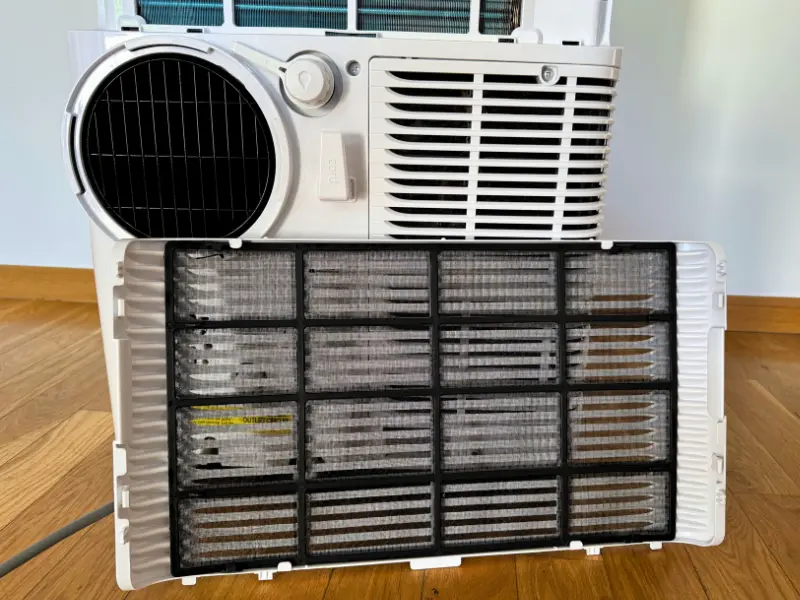 Klimatyzator Electrolux z filtrem wstępnym. Źródło: Materiały własne