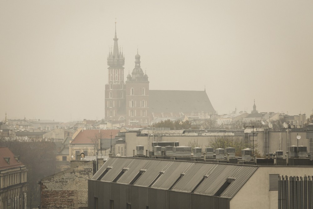 Smog w Krakowie - Bazylika Mariacka